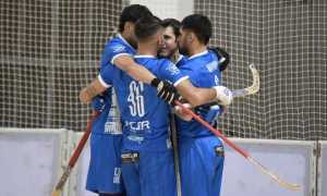azzurra hockey abbraccio foto archivio