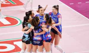 igor ragazze felici abbraccio