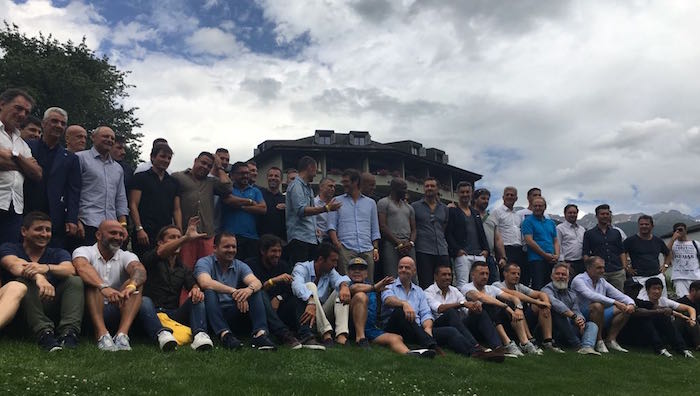Grande festa del calcio a Briga, è arrivato anche Maradona per "La partita delle Leggende"  