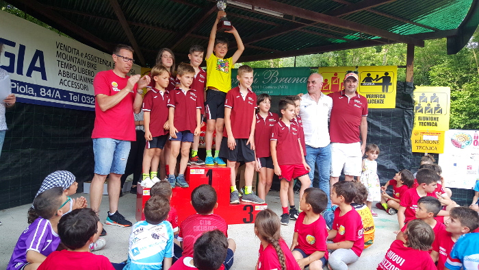 I giovanissimi del Pedale ossolano idroweld vincono a Maggiate